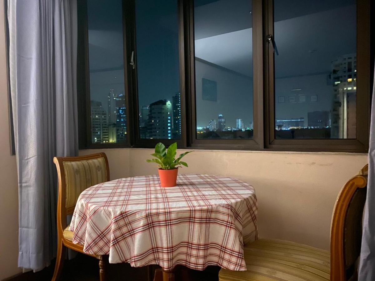 Omni Tower Cozy Apartment Near Nana Bts Bangkok Exterior foto