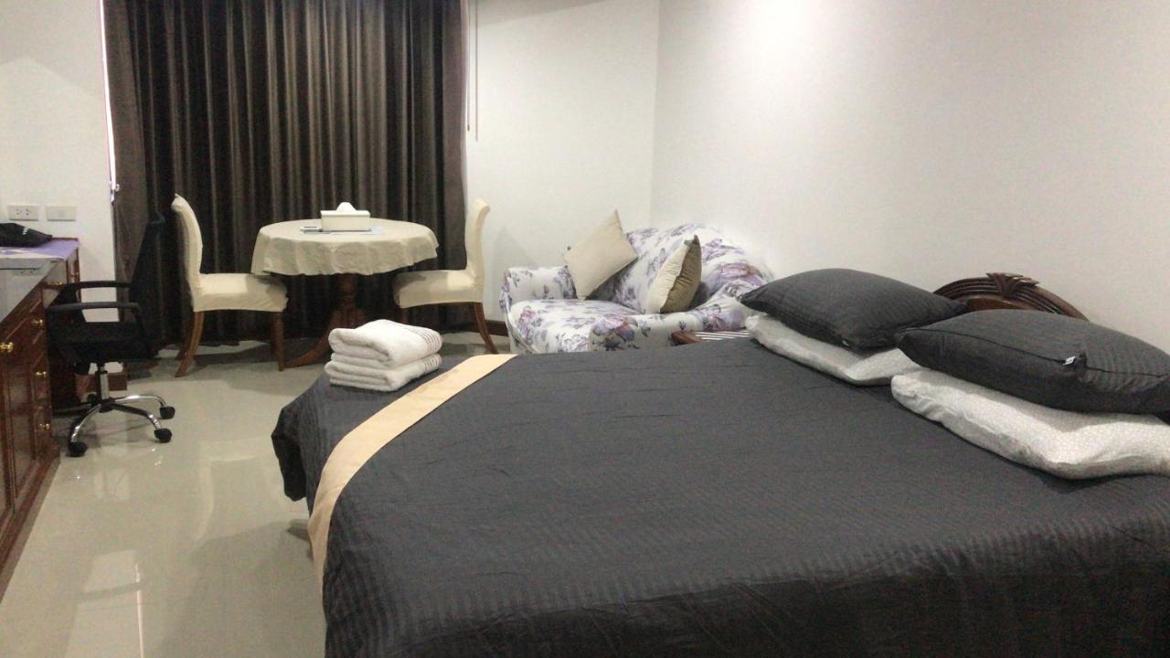 Omni Tower Cozy Apartment Near Nana Bts Bangkok Exterior foto